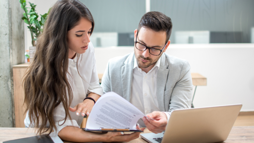 Alex Nabuco dos Santos mostra como incentivos influenciam decisões imobiliárias.